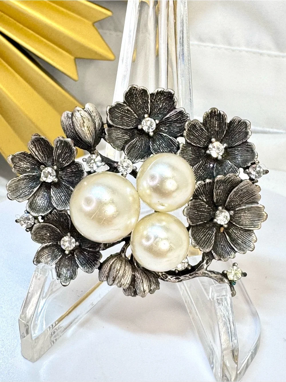 Floral Pearl Cluster Brooch - antique Silvertone